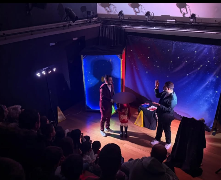 Table volante avec enfant